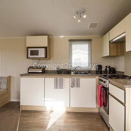 Superb 6 Berth, Dog Friendly Caravan For Hire By The Beach In Norfolk Ref 50008M Hotel Great Yarmouth Exterior photo