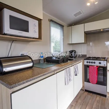 Superb 6 Berth, Dog Friendly Caravan For Hire By The Beach In Norfolk Ref 50008M Hotel Great Yarmouth Exterior photo