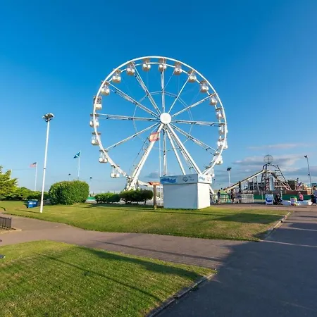 Superb 6 Berth, Dog Friendly Caravan For Hire By The Beach In Norfolk Ref 50008M Hotel Great Yarmouth Exterior photo
