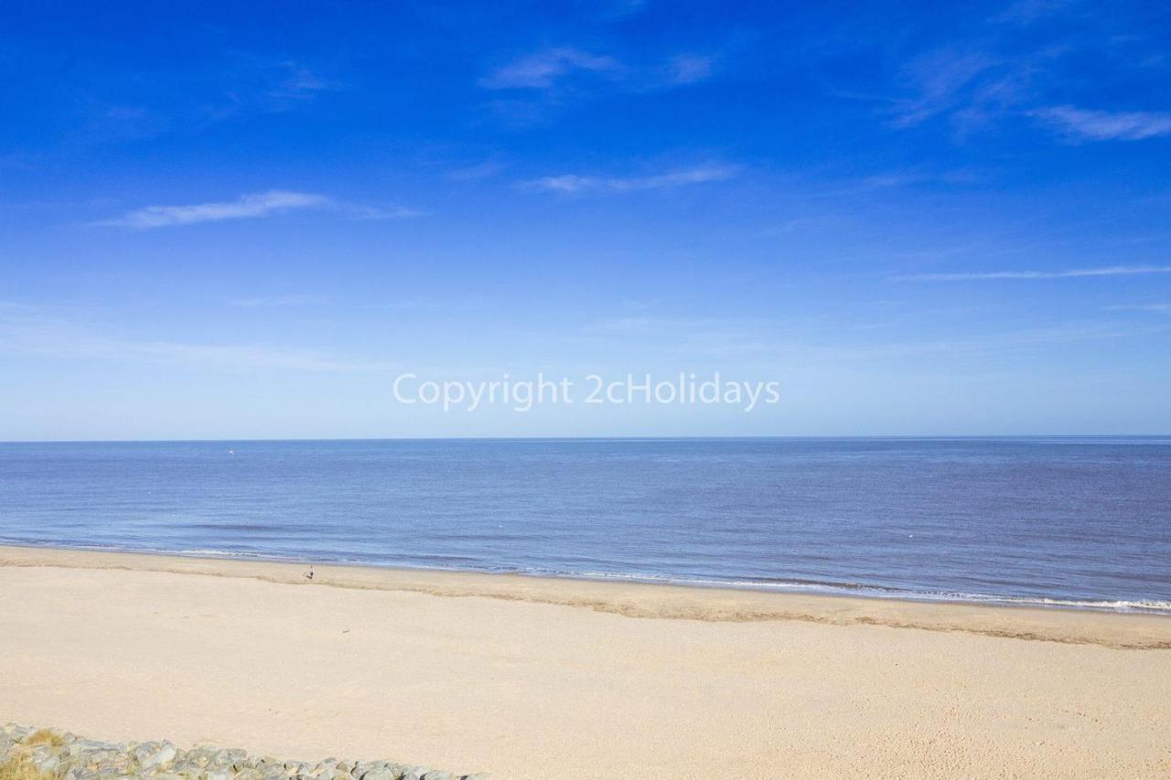 Campsite Superb 6 Berth, Dog Friendly Caravan For Hire By The Beach In Norfolk Ref 50008m