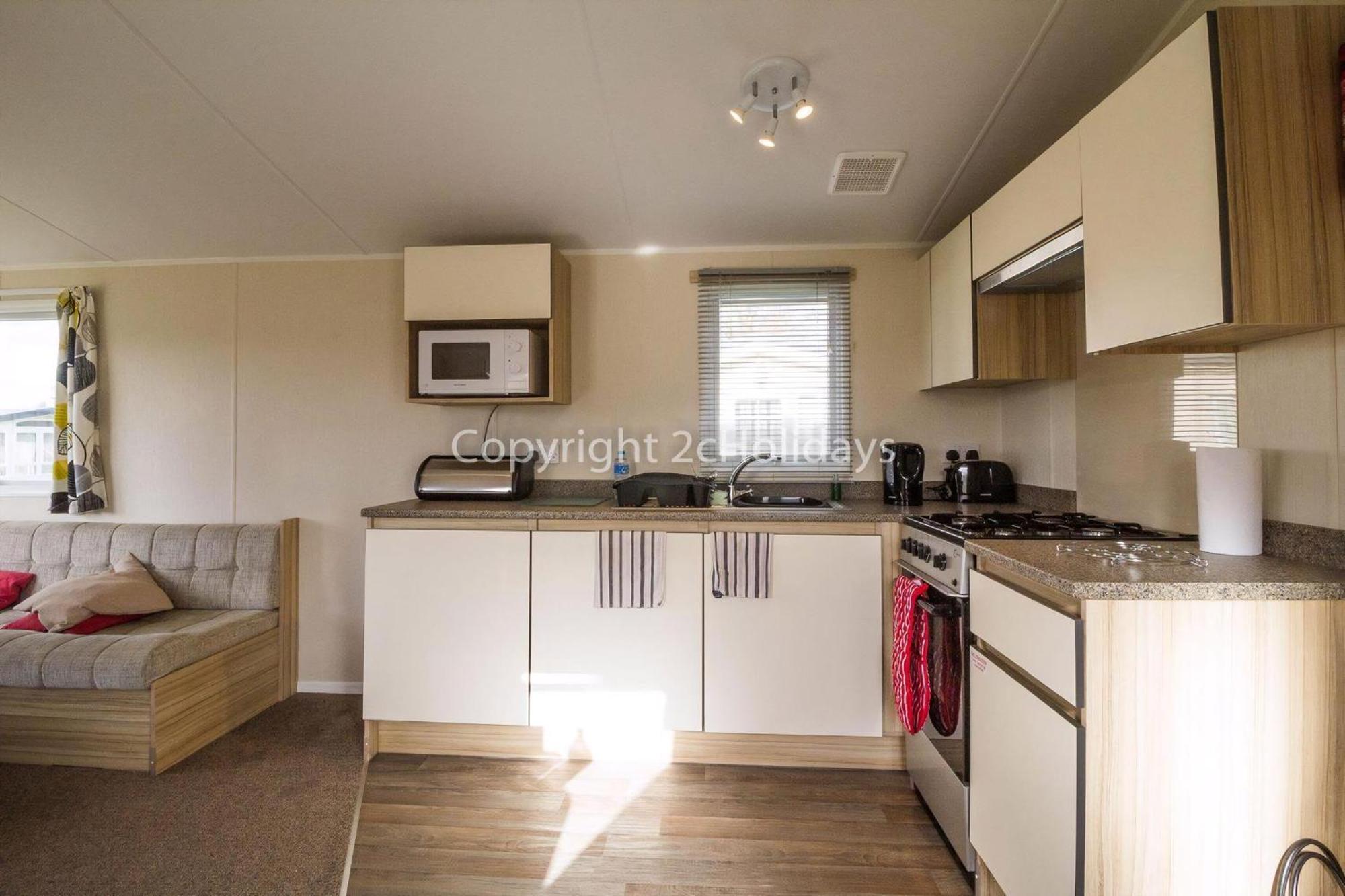 Campsite Superb 6 Berth, Dog Friendly Caravan For Hire By The Beach In Norfolk Ref 50008m *